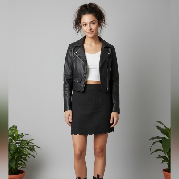 Urban Outfitters Black Scalloped Hem Mini Skirt Medium Linen - Picture 1 of 6